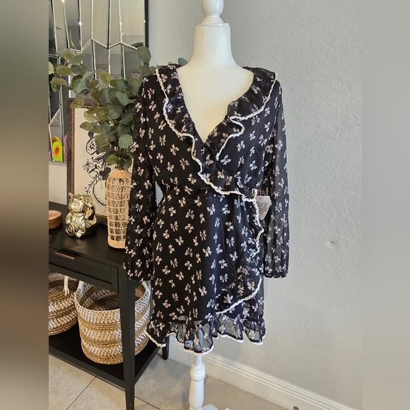 Miss Selfridge Bow Ruffle Black Dress - Picture 1 of 7